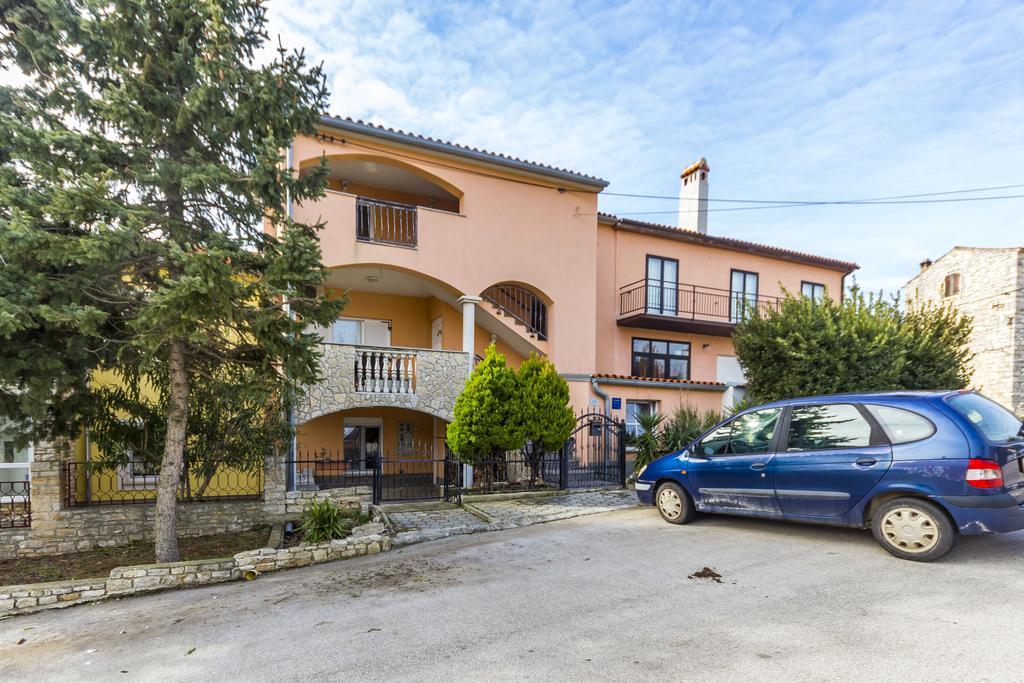 Apartments Gloria Лижнян Экстерьер фото