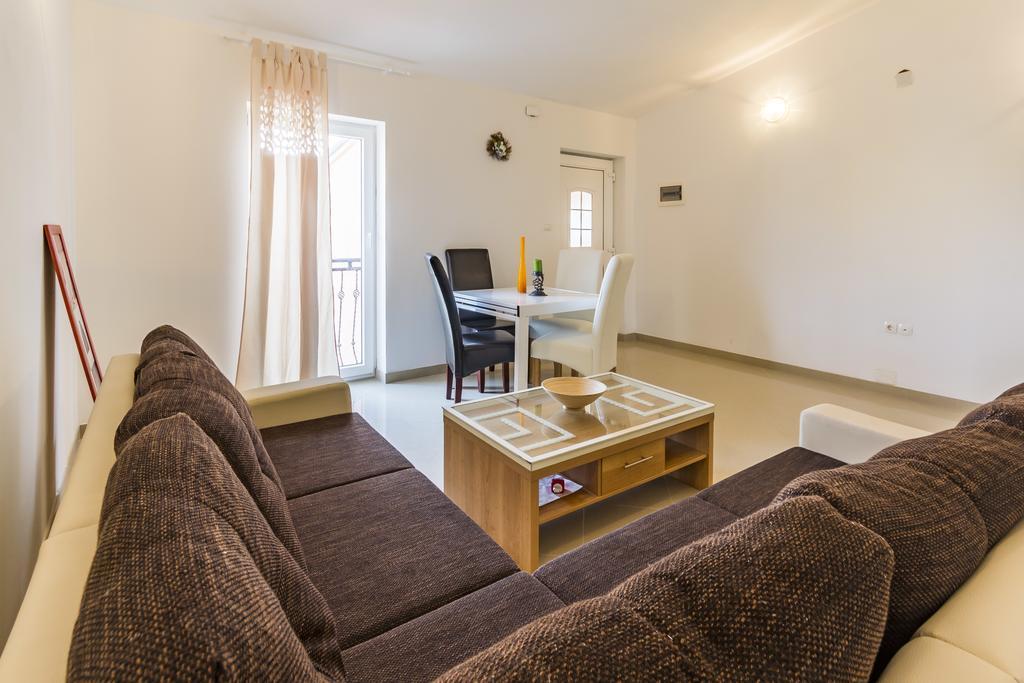 Apartments Gloria Лижнян Экстерьер фото