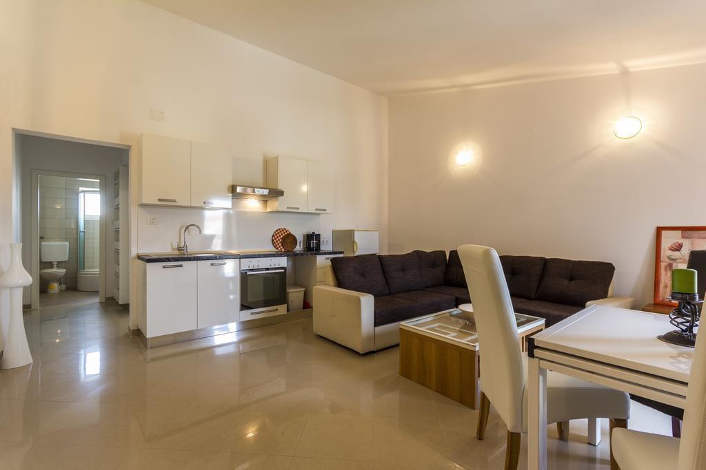 Apartments Gloria Лижнян Экстерьер фото