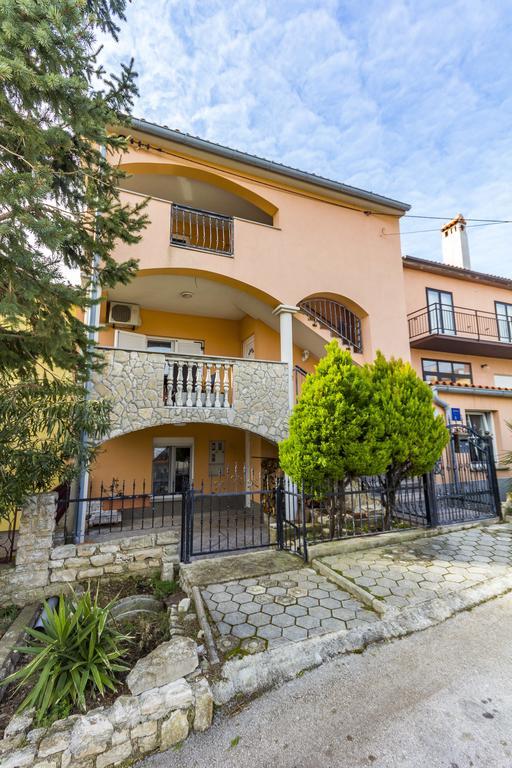 Apartments Gloria Лижнян Экстерьер фото