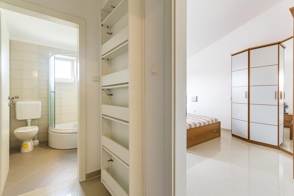 Apartments Gloria Лижнян Экстерьер фото