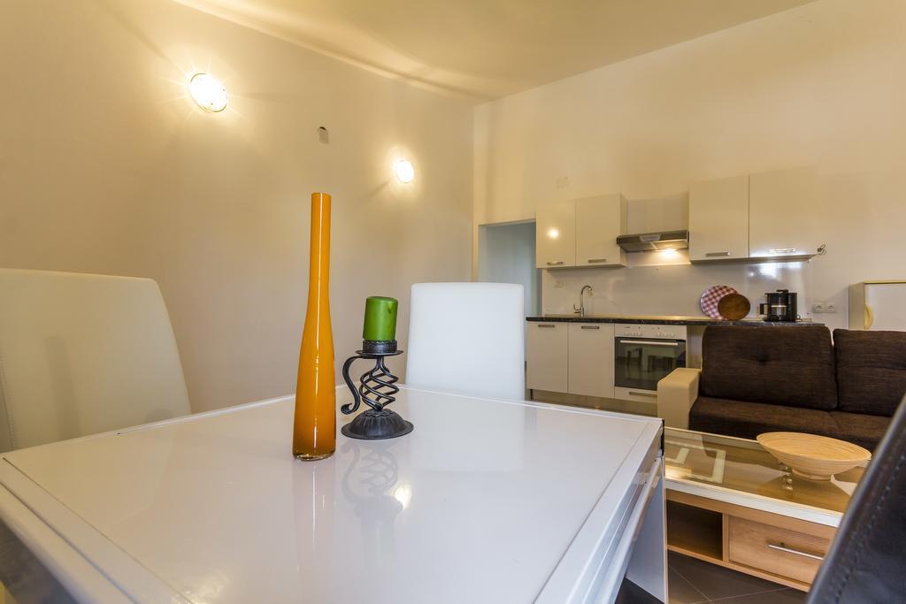 Apartments Gloria Лижнян Экстерьер фото