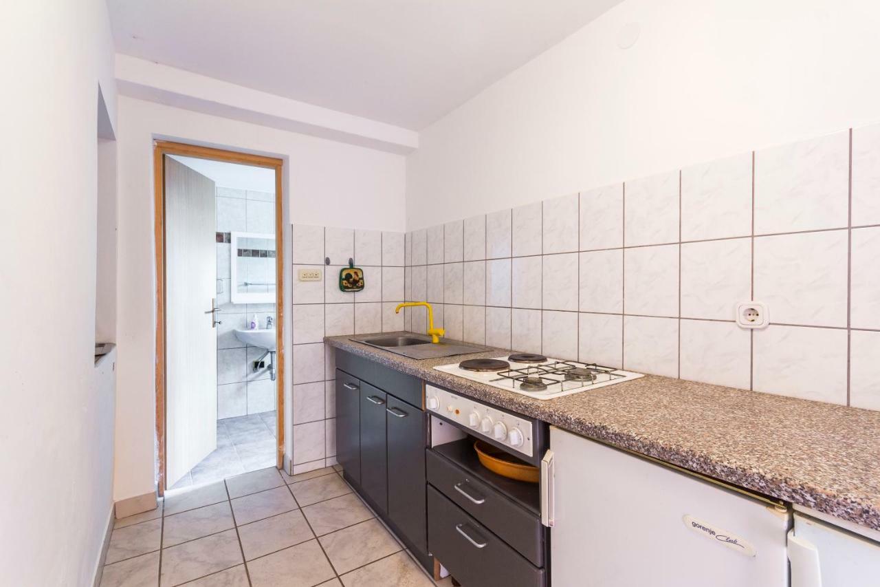 Apartments Gloria Лижнян Экстерьер фото